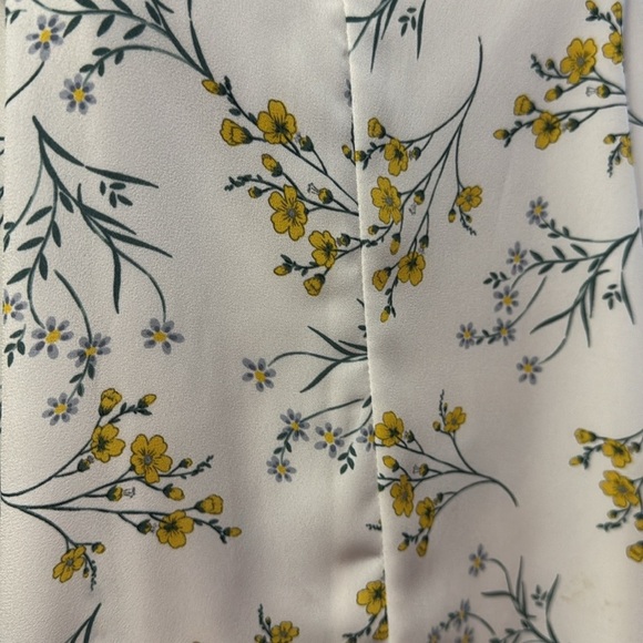 Floral Strappy White Top - Picture 5 of 5